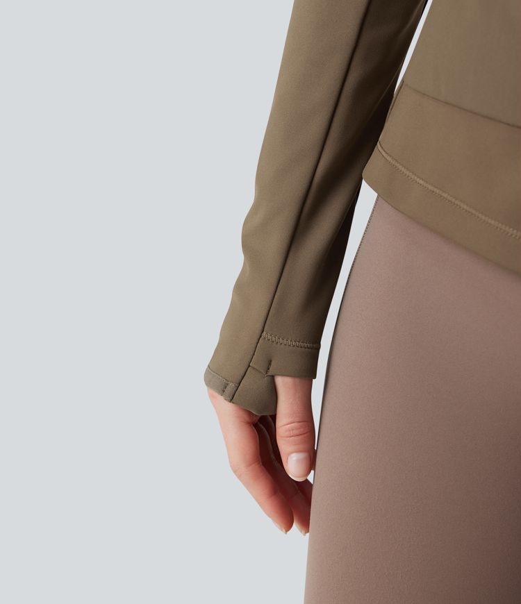 kapuzen-laufjacke mit reißverschluss langen Ärmeln daumenlöchern und tasche