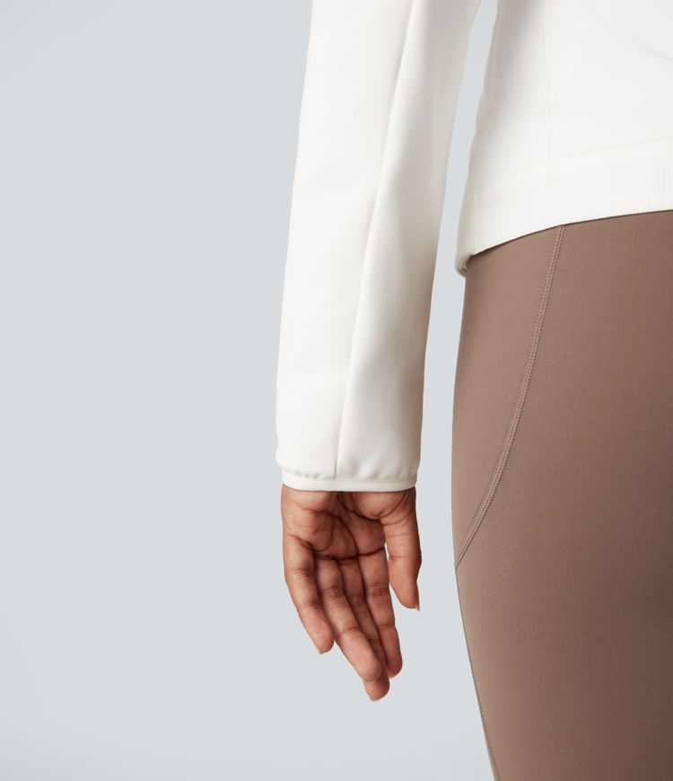 reflektierende daunen-laufjacke mit kapuze und taschen