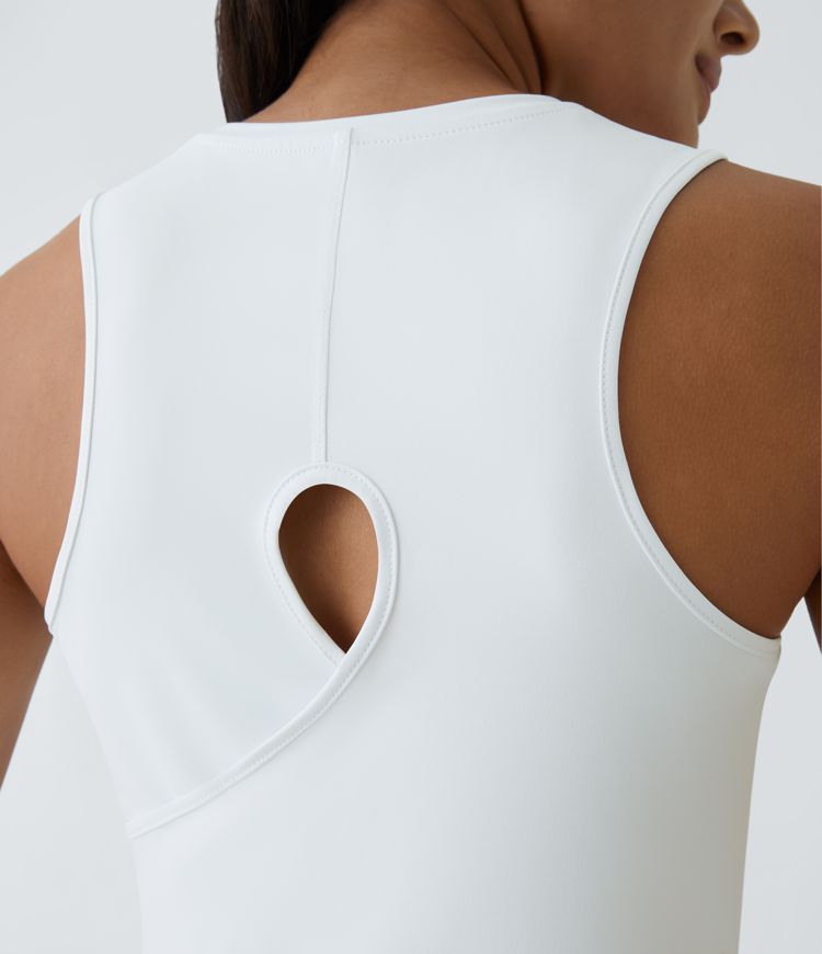 yoga-tanktop mit cut-out-crossover-saum